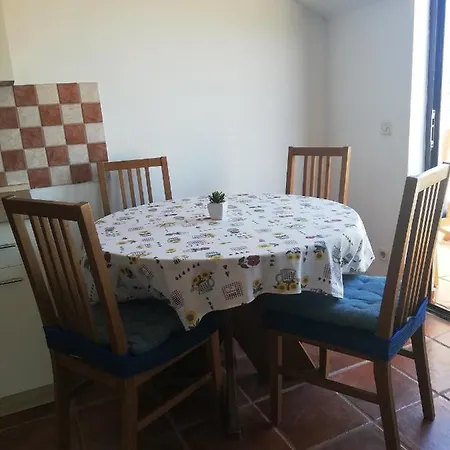 アパート Marina イェルサ