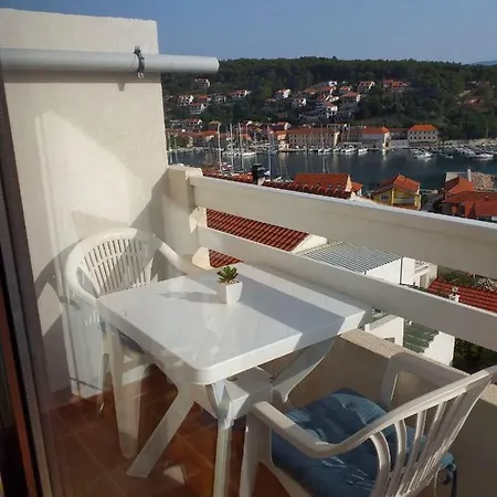 Marina アパート イェルサ