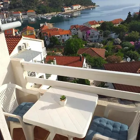 アパート Marina イェルサ