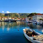 Apartment With Beautiful Sea View *